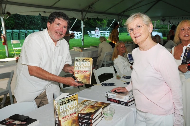 Tom-Clavin-Janet-Ross-©-hamptons-easthampton-authorsnight