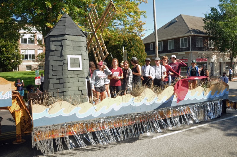 Parade-c-Richard-Lewin-22