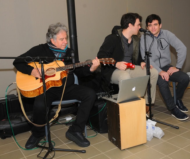 T​he-Drinkwater-Brothers​-with-special-guest​-Lee​-H.​-Skolnick-©-Richard-Lewin-78