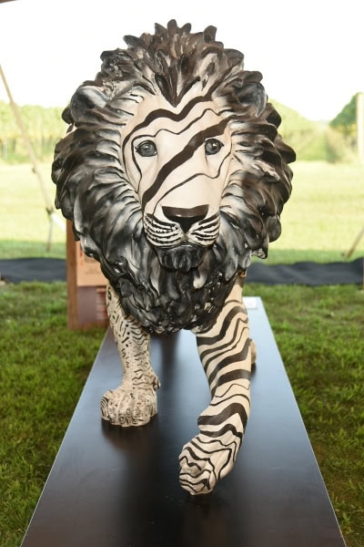 US TUSK LION TRAIL AUCTION