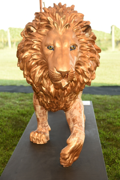 US TUSK LION TRAIL AUCTION