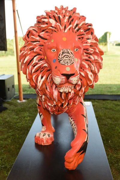 US TUSK LION TRAIL AUCTION