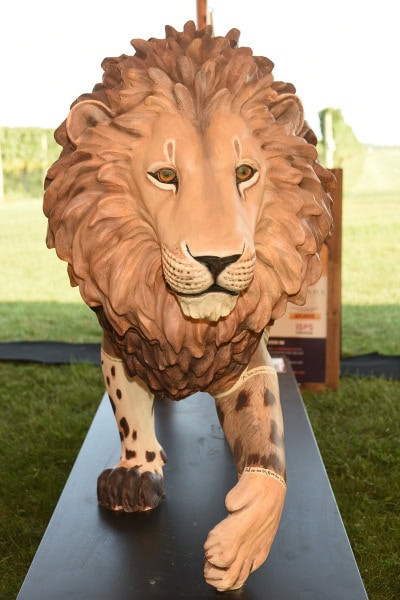 US TUSK LION TRAIL AUCTION