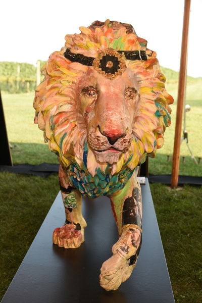 US TUSK LION TRAIL AUCTION