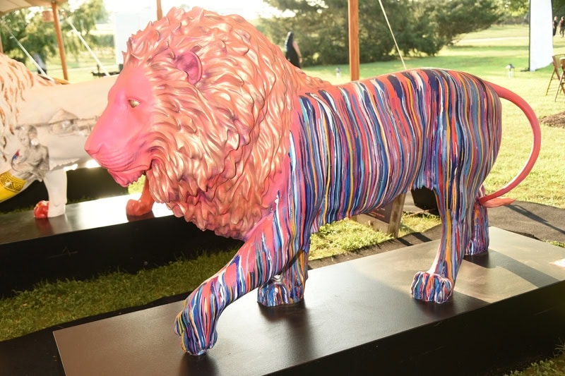 US TUSK LION TRAIL AUCTION