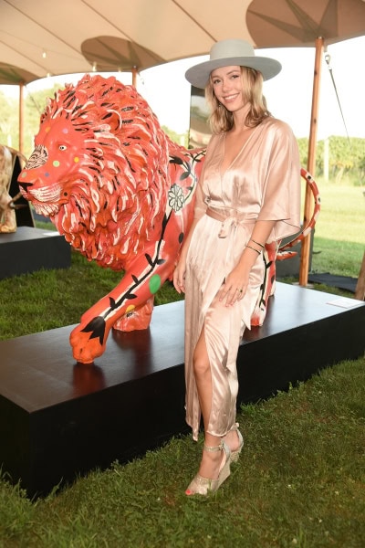 US TUSK LION TRAIL AUCTION