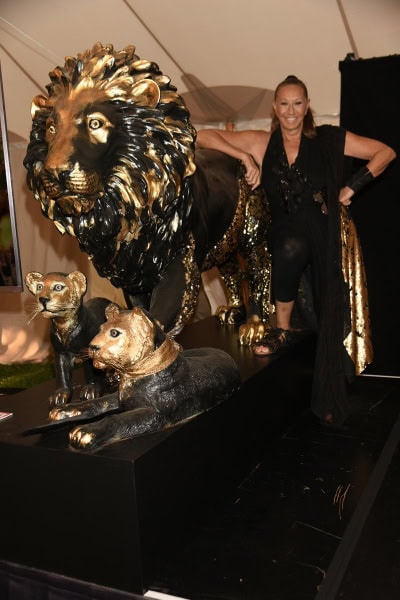 US TUSK LION TRAIL AUCTION