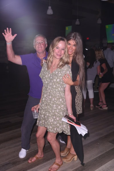amy-schumer-hamptons-clubhouse_5469