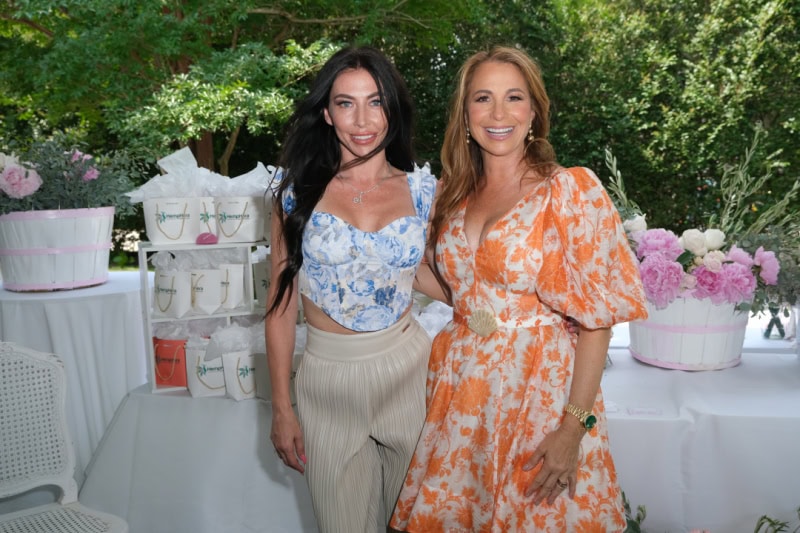 guest, Jill Zarin (HempHera table)
photo by Rob Rich/SocietyAllure.com ©2022 robrich101@gmail.com 516-676-3939