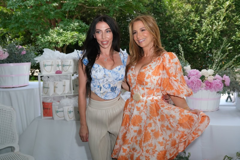 guest, Jill Zarin (HempHera table)
photo by Rob Rich/SocietyAllure.com ©2022 robrich101@gmail.com 516-676-3939