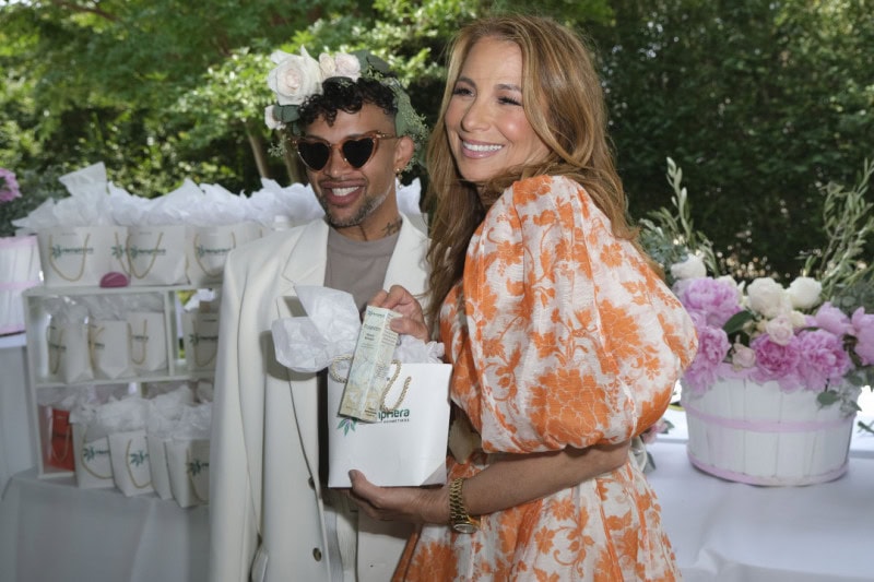 guest, Jill Zarin (HempHera table)
photo by Rob Rich/SocietyAllure.com ©2022 robrich101@gmail.com 516-676-3939