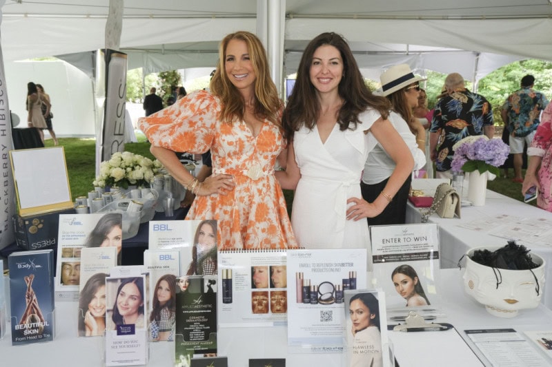 guest, Jill Zarin ast Skin Better Science table
photo by Rob Rich/SocietyAllure.com ©2022 robrich101@gmail.com 516-676-3939