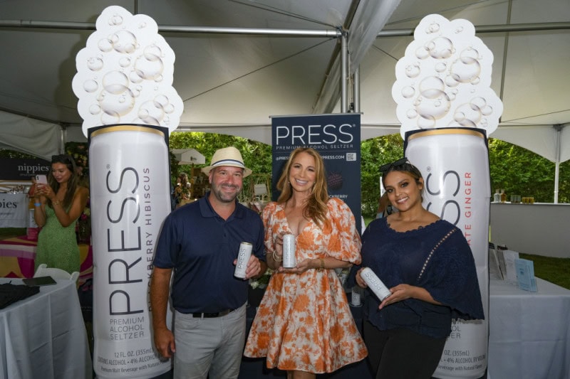guest, Jill Zarin, guest at PRESS seltzer table
photo by Rob Rich/SocietyAllure.com ©2022 robrich101@gmail.com 516-676-3939