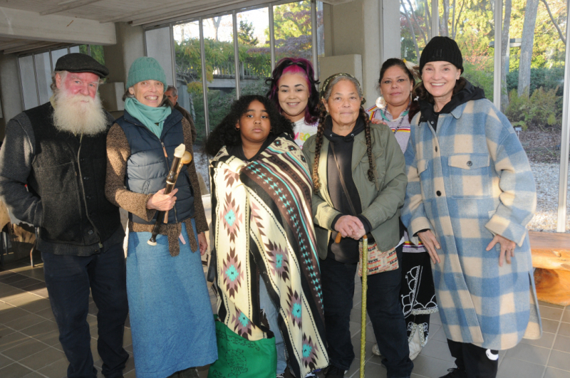 Scott-Chaskey_Megan-Chaskey_Peshach-Hill_Nasha-Hill_Rebecca-Genia_Rainbow-Hill-Chavis_Carrie-Rebora-Barratt-©-Richard-Lewinlonghouse-reserve-hamptonsJPG