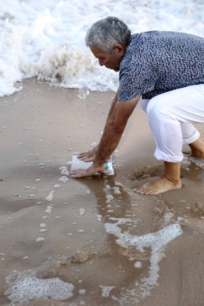 11-swept-away-guild-hall-main-beach_1038