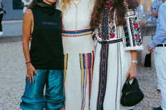 Caolina Sarria, Beth Hutchens, Anastasia Siri