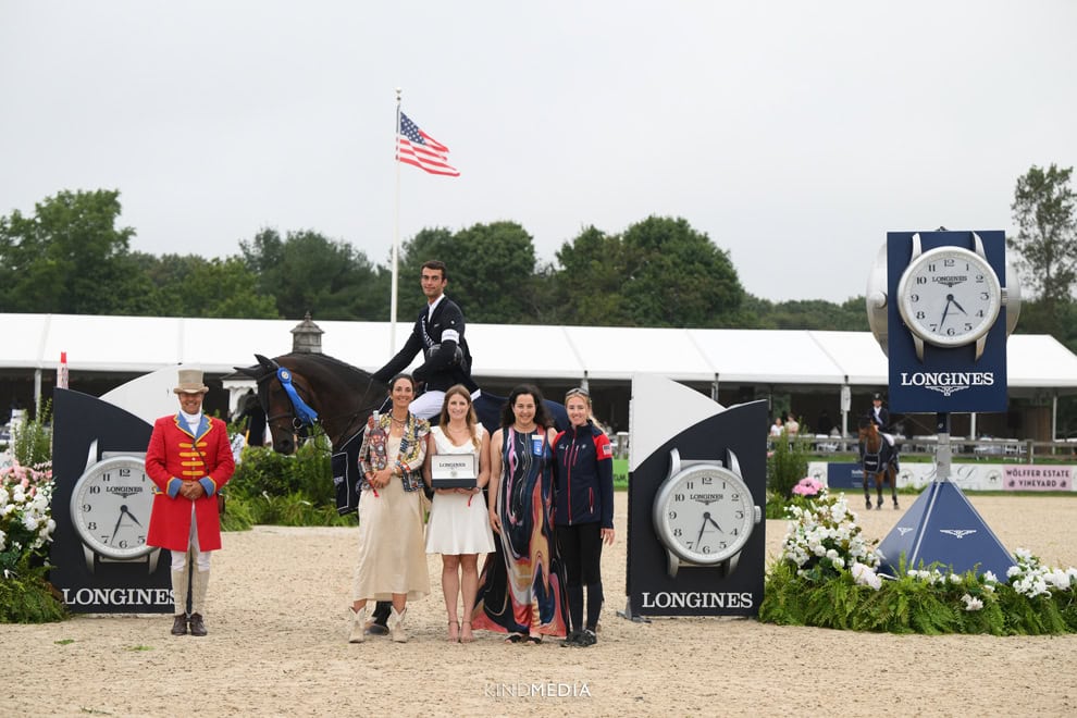 Longines-5-Grand-Prix-Dittmer-presentation-with-winning-groom Longines-5-Grand-Prix-Dittmer-presentation-with-winning-groom