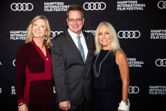 Anne Chaisson, Jerry Larsson, Lisa Larsson