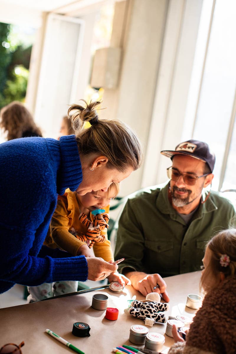 25_10_25_1582_RebeccaEngel_VioletEngel_BruceEngel 25_10_25_1582_RebeccaEngel_VioletEngel_BruceEngel