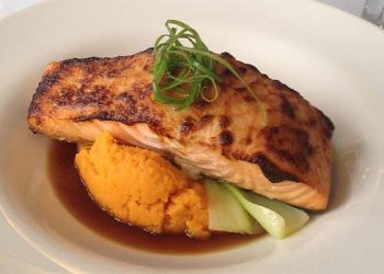 East Quogue’s Dockers Waterside Brings Elegance To Their Food And Atmosphere