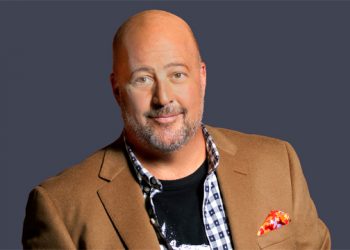 Andrew Zimmern To Be Honored At Hamptons Annual Chefs & Champagne Event