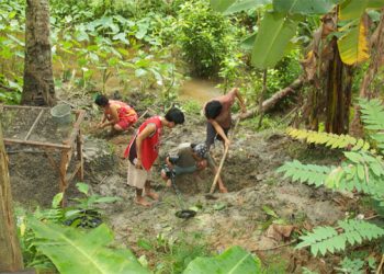 Hamptons Gallery Showcasing Aviation Archeologist And Sculptor, Andrea Davide At Upcoming Exhibit