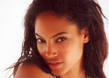 Life@Nite: Stars, Stripes And Dinner With A Sports Illustrated Supermodel