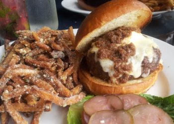 Navy Beach:  Beaches & Burgers In Montauk