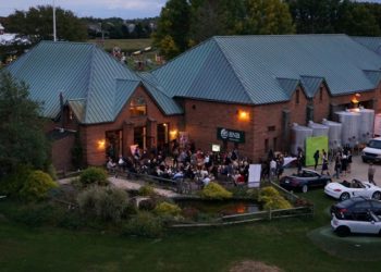 Hamptons.com Fall 2013 Cocktails & Connections Party Celebrates Downtown Magazine Partnership