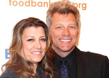 Mario Batali And Tom Colicchio Help Raise Over $2 Million For Food Bank For New York City