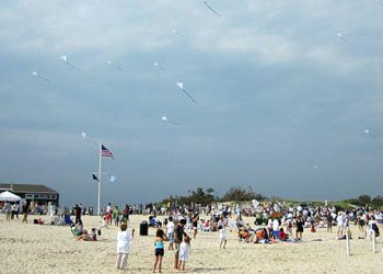 Uniting Against Lung Cancer Hosts Eighth Annual Hamptons “Kites For A Cure”