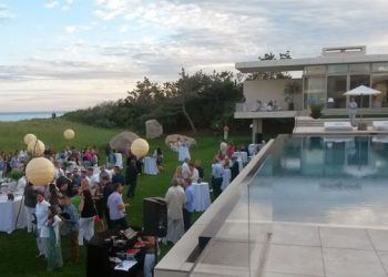 Kelly Behun & Jay Sugarman Host Hamptons God’s Love We Deliver Midsummer Night Drinks