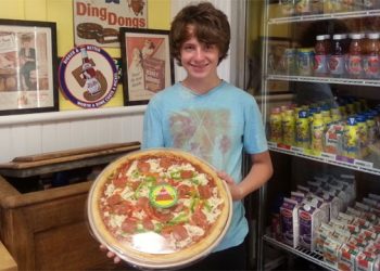Teen Pizza Boy Wonder Brings West Coast “Take-N-Bake” Pies To The Hamptons