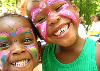 Julianne Moore And Chazz Palminteri Co-Hosting Hamptons Children’s Health Fund Benefit