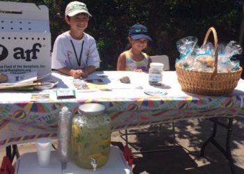 Ryan Seacrest Supports Animal Rescue Fund Of The Hamptons’ Lemonarf Stand Program