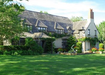 Admire Luxurious Hamptons Homes During The 2014 East Hampton House & Garden Tour