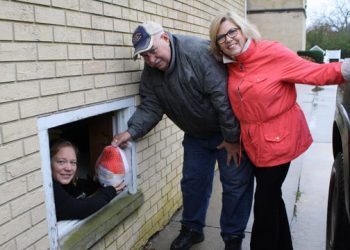 Southampton Hospital Kicks Off The Holiday Season With Thanksgiving Donation To Human Resources Of The Hamptons Food Pantry