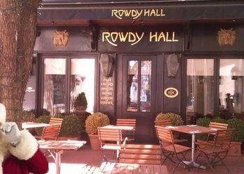 Hamptons Restaurant Holding Visit With Santa, Food Drive, And Holiday Card Decorating For Veterans