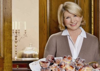 Martha Stewart’s Top 5 Holiday Entertaining Tips