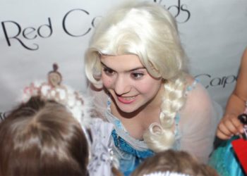 Meet Anna, Elsa, And Olaf During Hamptons “Frozen” On The Red Carpet Event