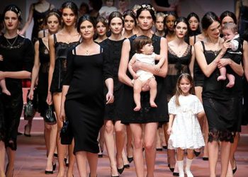 Get The Look: Dolce & Gabbana’s “Viva La Mamma!” Milan Fashion Week Show Loose Chignon