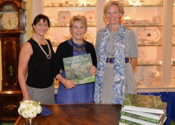 Scully & Scully Celebrates Fund For Park Avenue Tulips