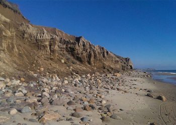 Surfrider Foundation Hosting Third Annual Don’t Bag Our Beaches Benefit At The Stephen Talkhouse