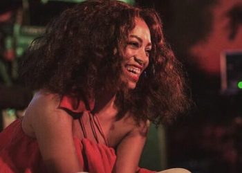 Life@Nite: Solange Knowles Set To Spin In The Hamptons