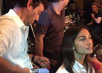 Get The Look: The Flat Wave From Carolina Herrera SS/16