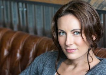 One Night Only In The Hamptons: Laura Benanti To Take Center Stage At Bay Street