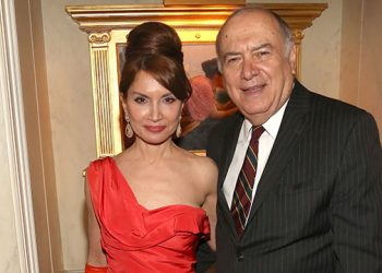 Martin And Jean Shafiroff Host Thanksgiving Cocktails And Toy Drive For New York City Mission Society