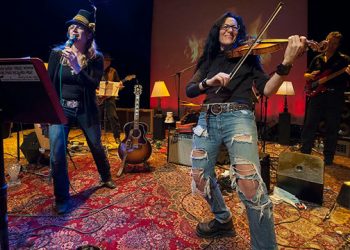 Nancy Atlas’ Fireside Sessions Heating Up The Hamptons