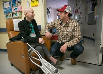 New York Mets’ Steven Matz Brightens The Holidays For Stony Brook Children’s Hospital Patients