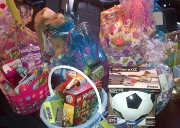 Local Girl Scouts Lend The Easter Bunny A Helping Hand